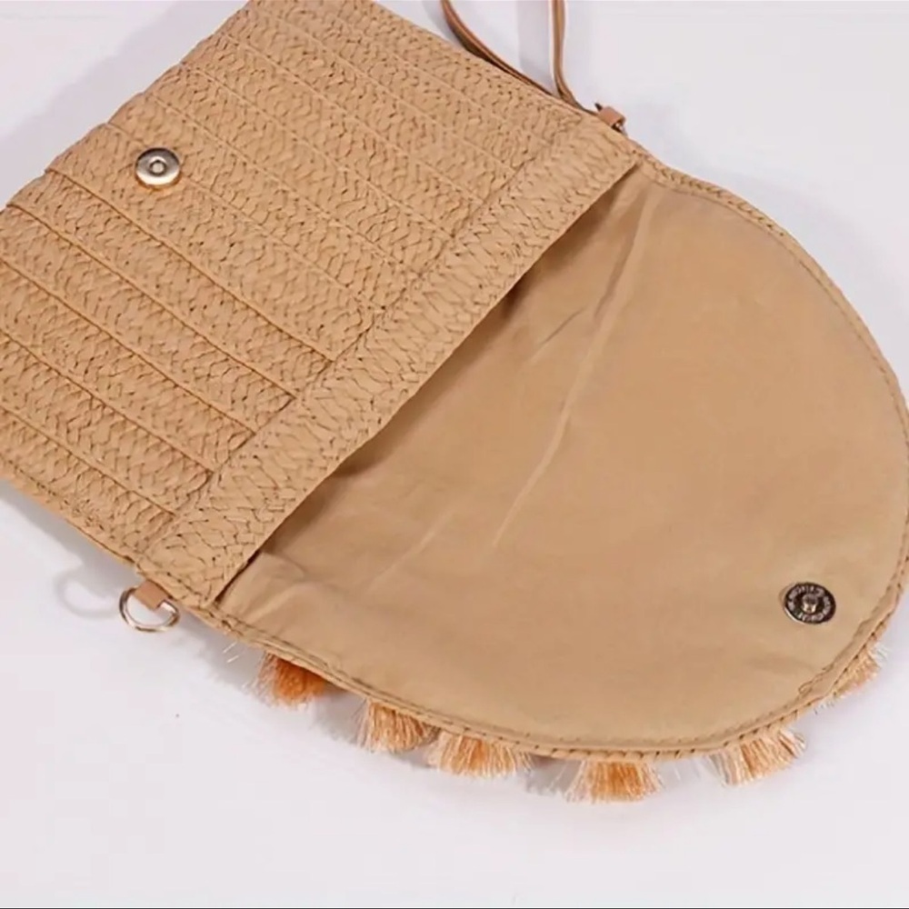 Stylish Rattan Envelope Clutch Bag - Buckle Closure - Picture 4 of 5